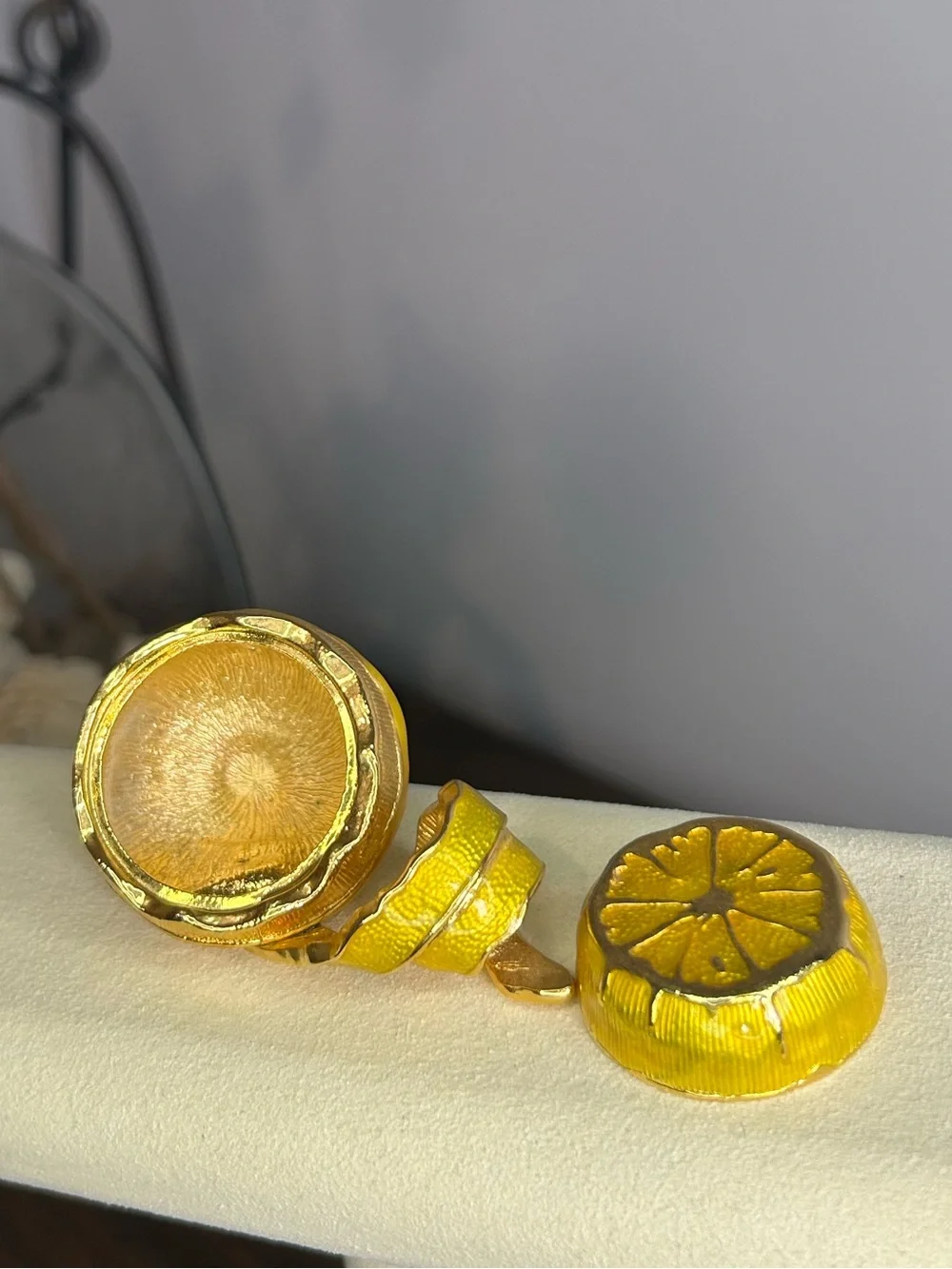 Edgar Berebi Lemon Enamel Trinket Box w/ Matching Charm Citrus Rare Collectible - Picture 12 of 16
